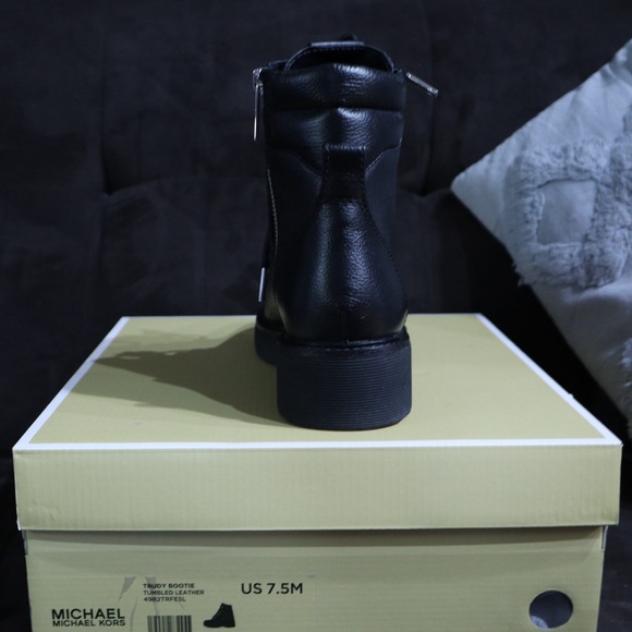 NWT Michael Kors Trudy Embellished Leather Boot - Picture 2 of 13